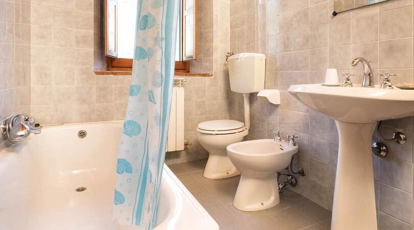 bagno della camera scotano agriturismo